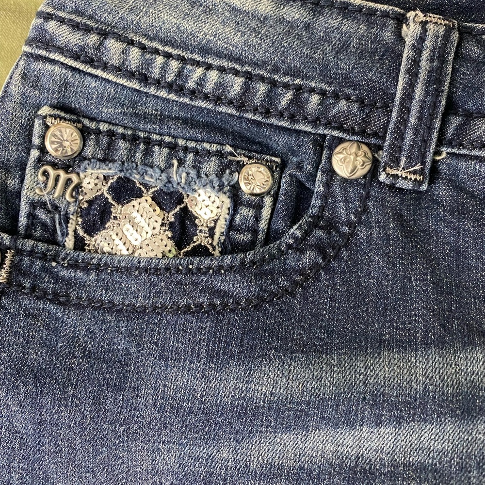 Miss Me boyfriend jeans capris size 28.  X-10 - Picture 7 of 16